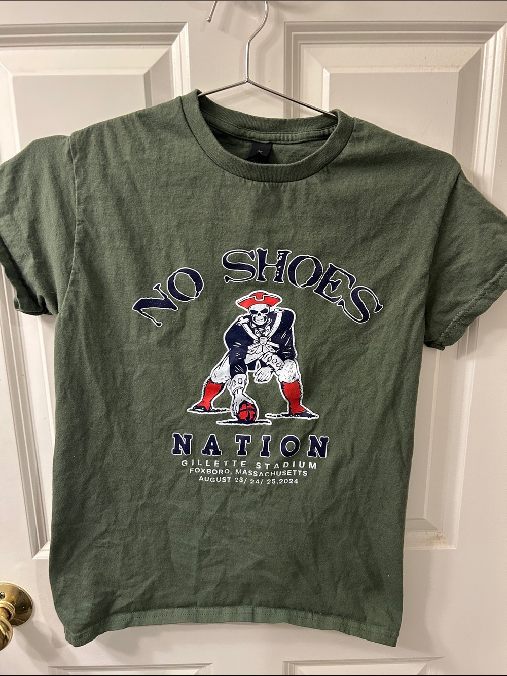 Kenny Chesney Gildan Olive Green Crewneck T-Shirt